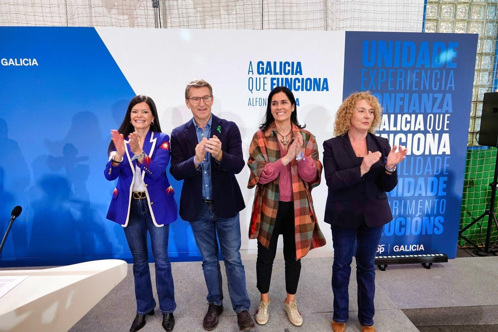 Alberto Núñez-Feijóo, Paula Prado y Nidia Álvarez.