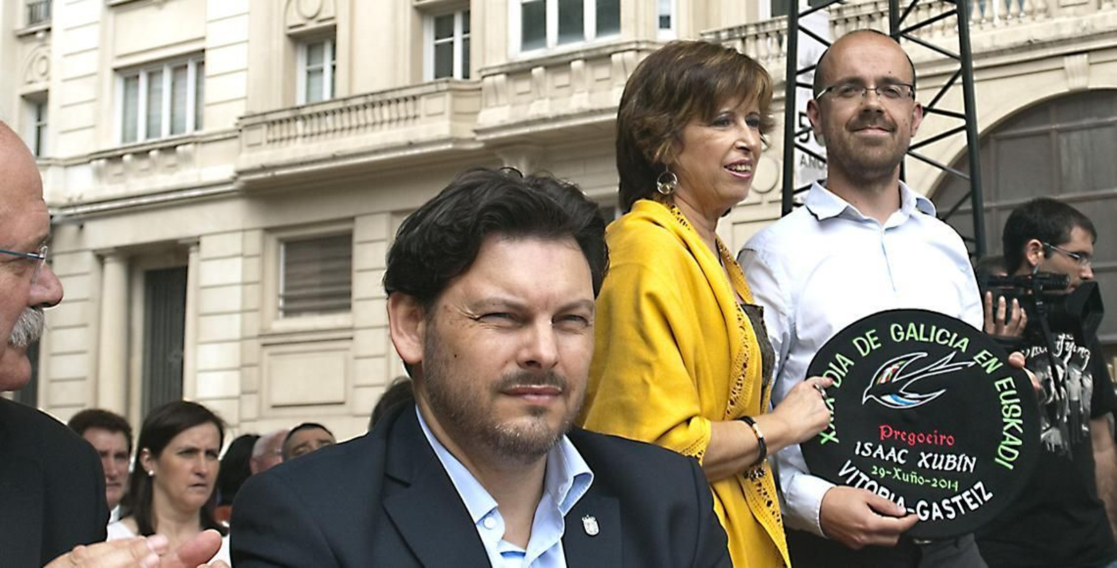 Rodríguez Miranda después de haber escuchado a Isaac Xubín, pregonero de la fiesta.