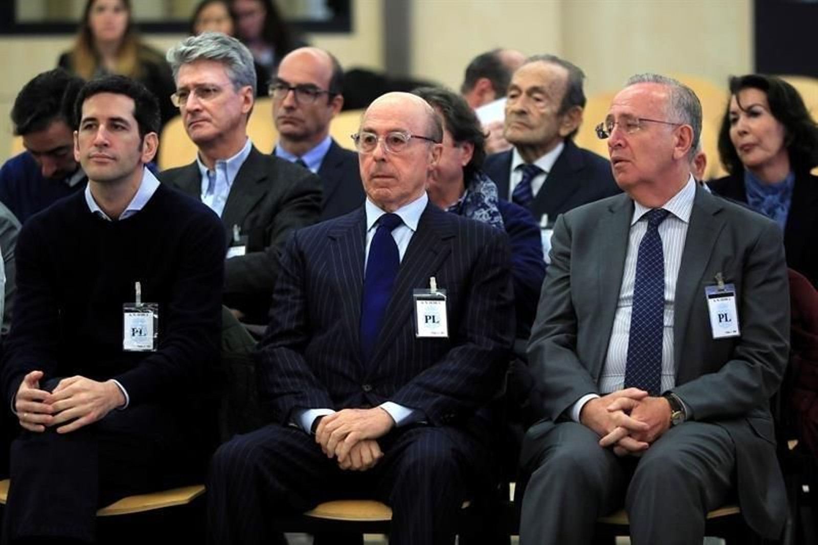 El antiguo presidente del grupo Pescanova Manuel Fernández de Sousa (d), junto a los máximos responsables de la empresa entre 2009 y 2013