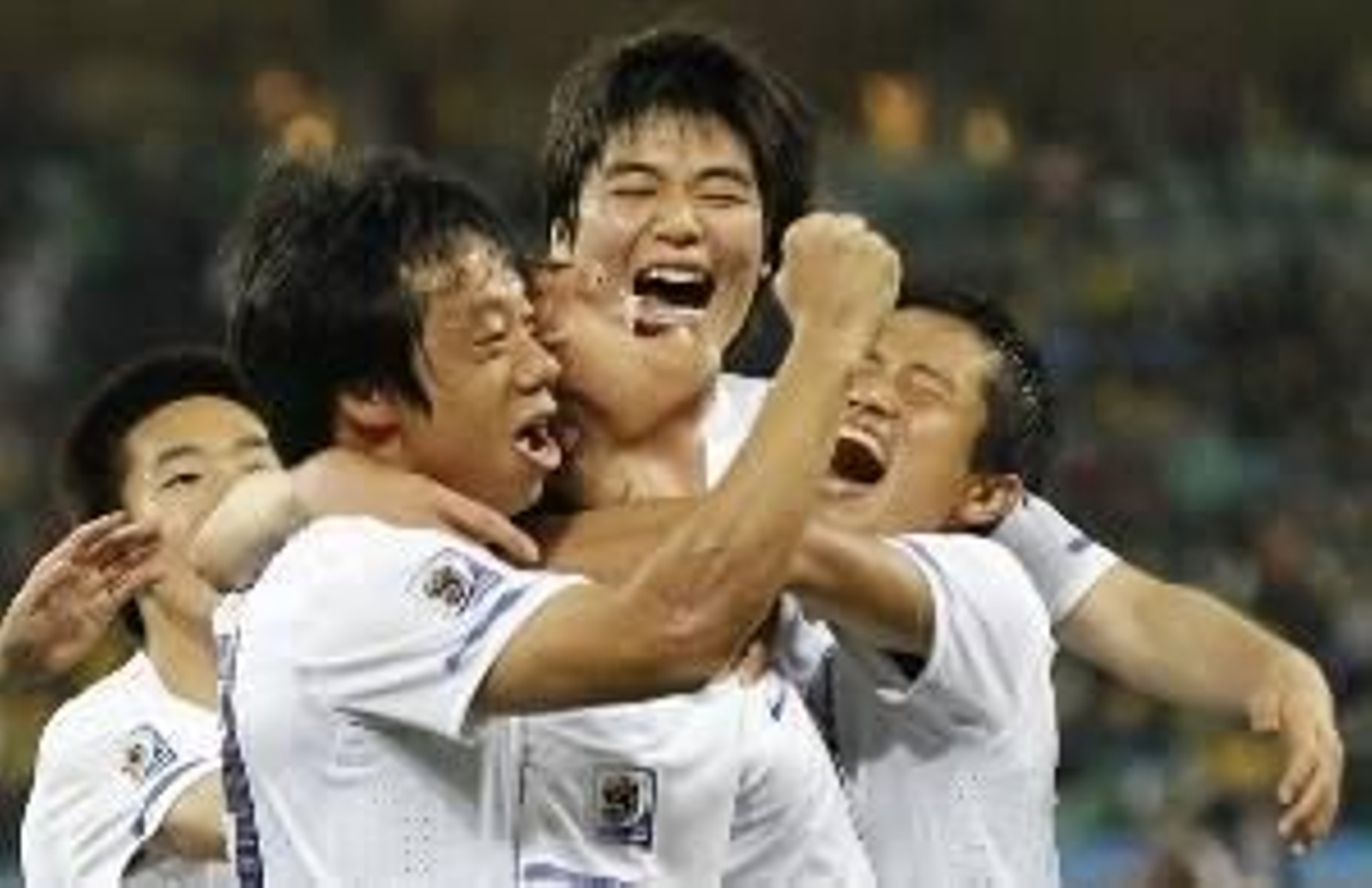 Los coreanos se festejan su pase a octavos