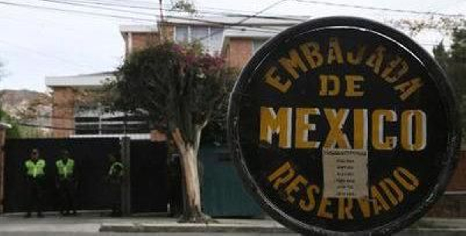 México afirma que la policía boliviana bloqueó a diplomáticos españoles