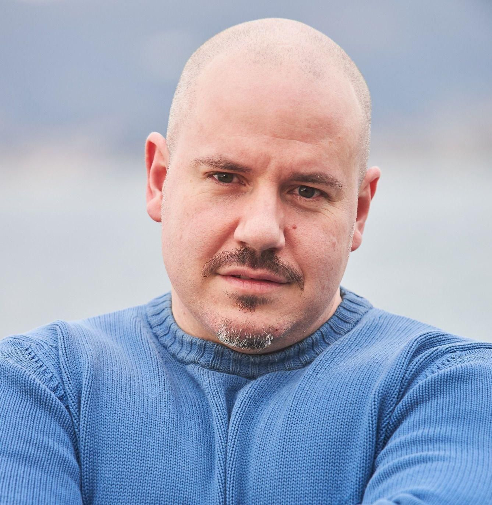 O vigués Suso Moinhos é poeta, filólogo e profesor.