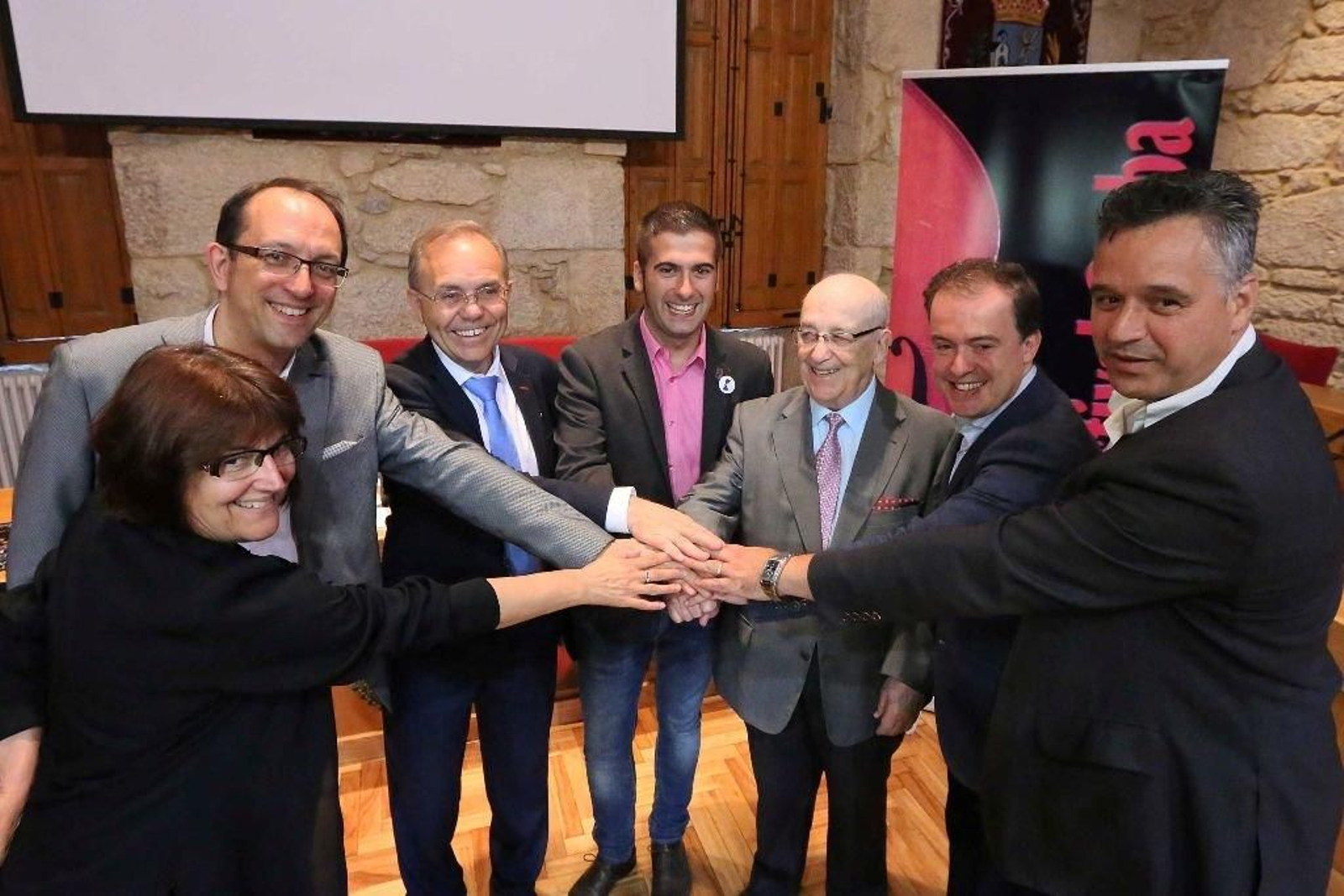 Bautista, edil de Cultura; Anxo Lorenzo, Represas, Leal, Groba, padre e hijo, y Andrés Sampedro.