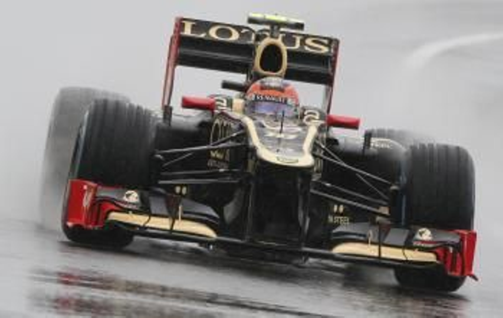 El piloto francés de Fórmula Uno Romain Grosjean, de la escudería Lotus,