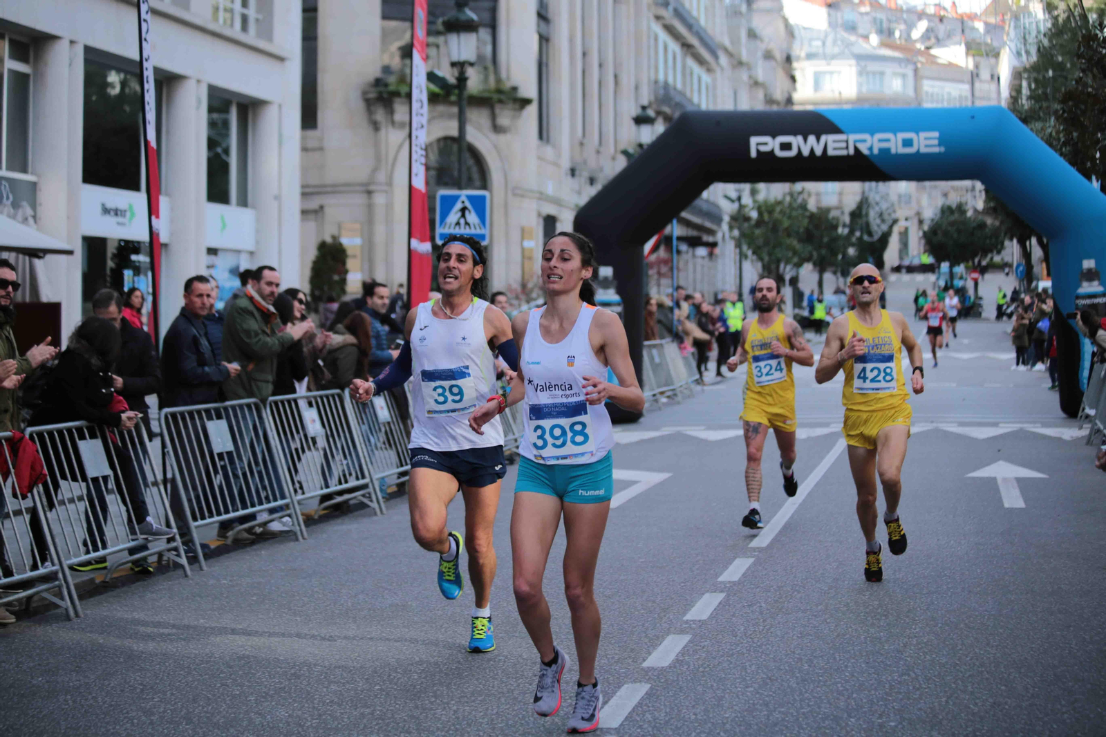 Soli Pereira logró ayer la victoria en mujeres en Praza de Compostela.