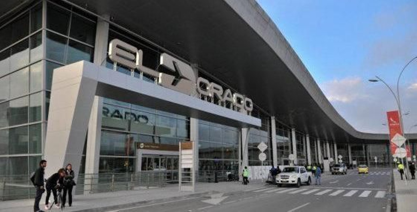 El la imagen exteriores del aeropuerto El Dorado de Bogotá