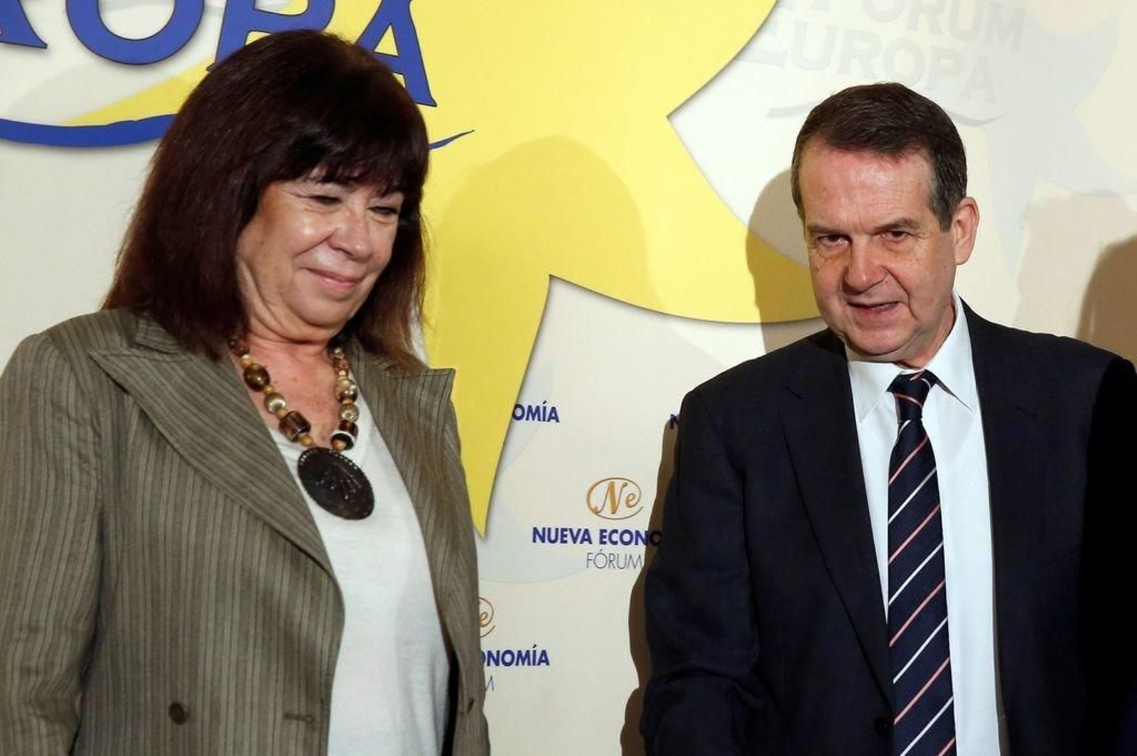 Cristina Narbona presentó a Abel Caballero en un desayuno.