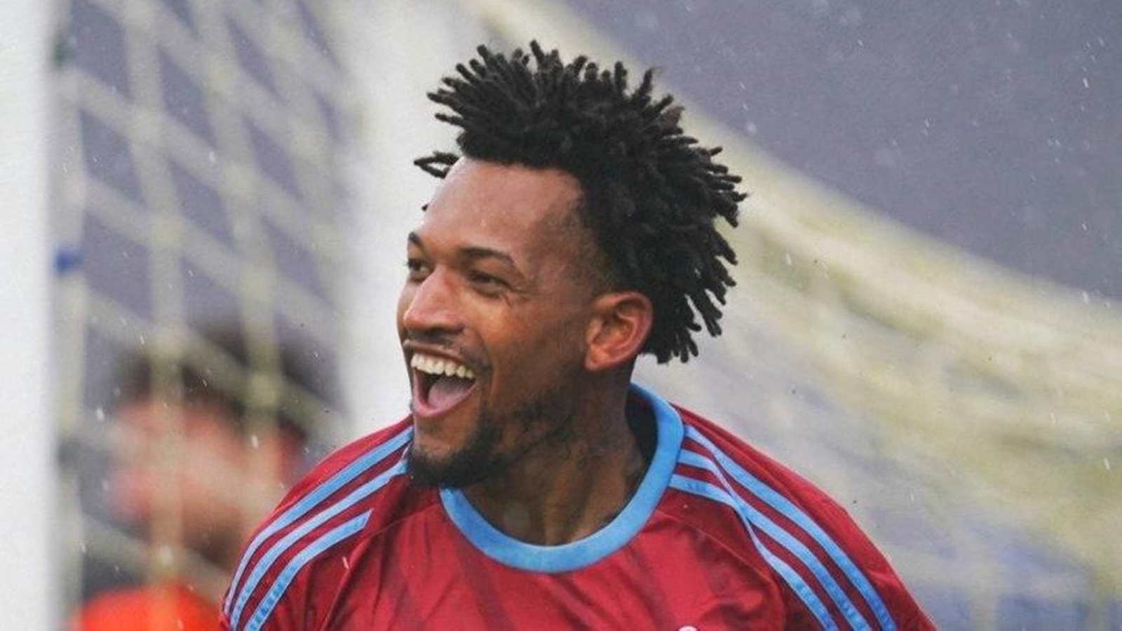 Jailson celebra su gol, el segundo del Celta ayer en tierras vascas.