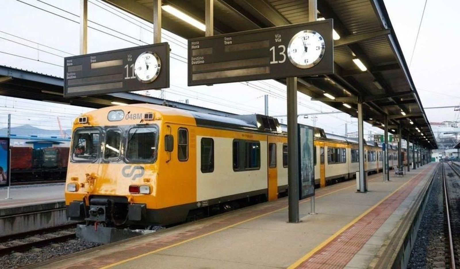 El Tren Celta Vigo-Oporto, estacionado en la terminal de Guixar, donde tiene su punto de llegada y salida.