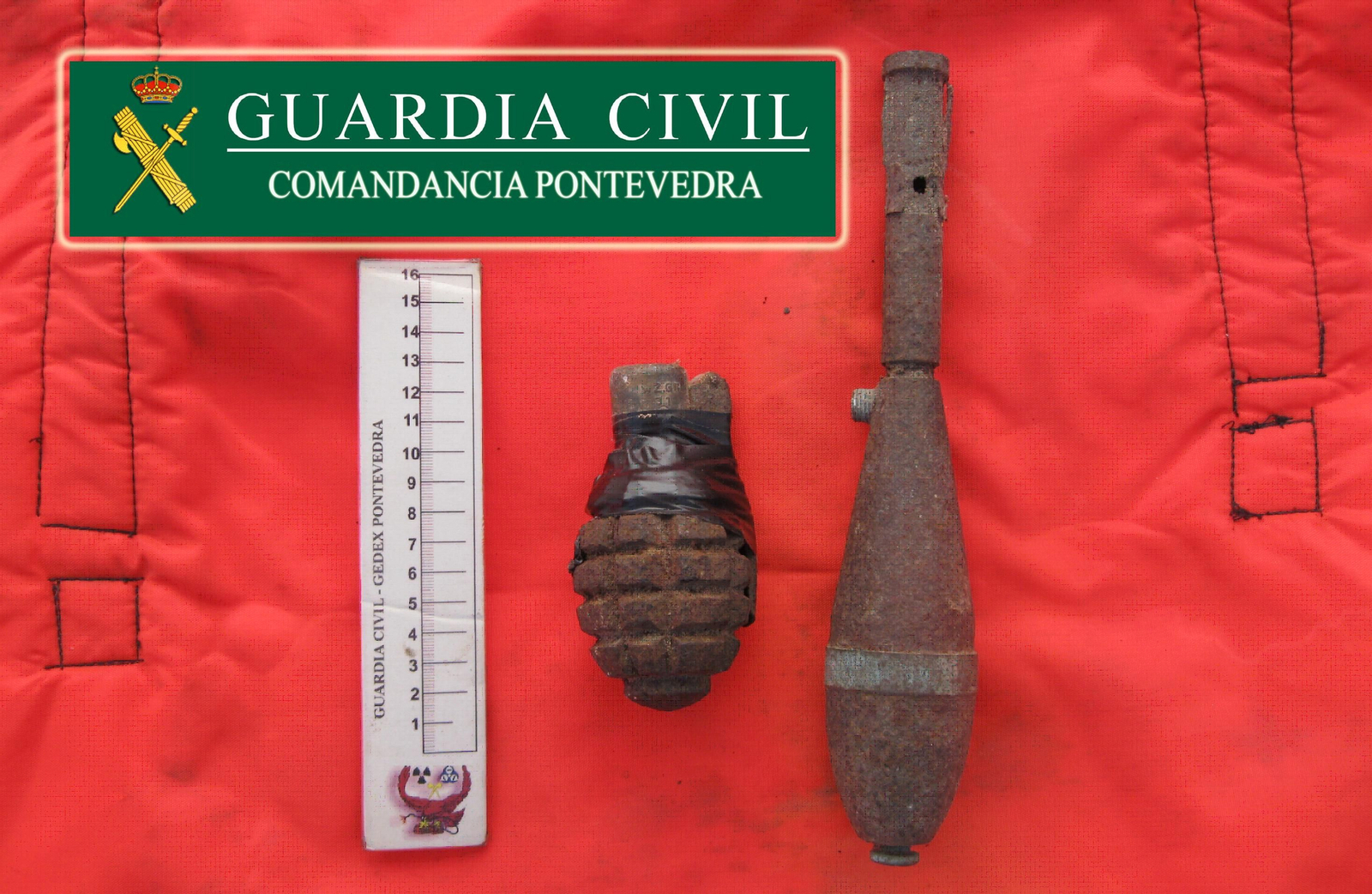 La Guardia Civil recoge en Vilaboa dos granadas de la guerra civil española