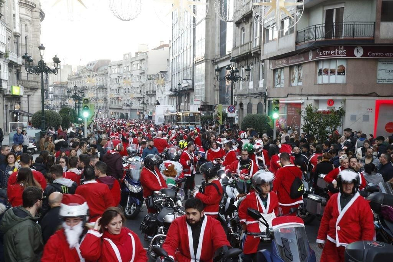 La papanoelada motera toma las calles de Vigo 52