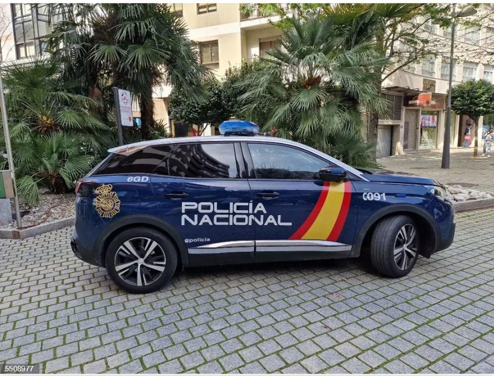Una patrulla policial encontró a la mujer cuyo violador fue condenado ayer.