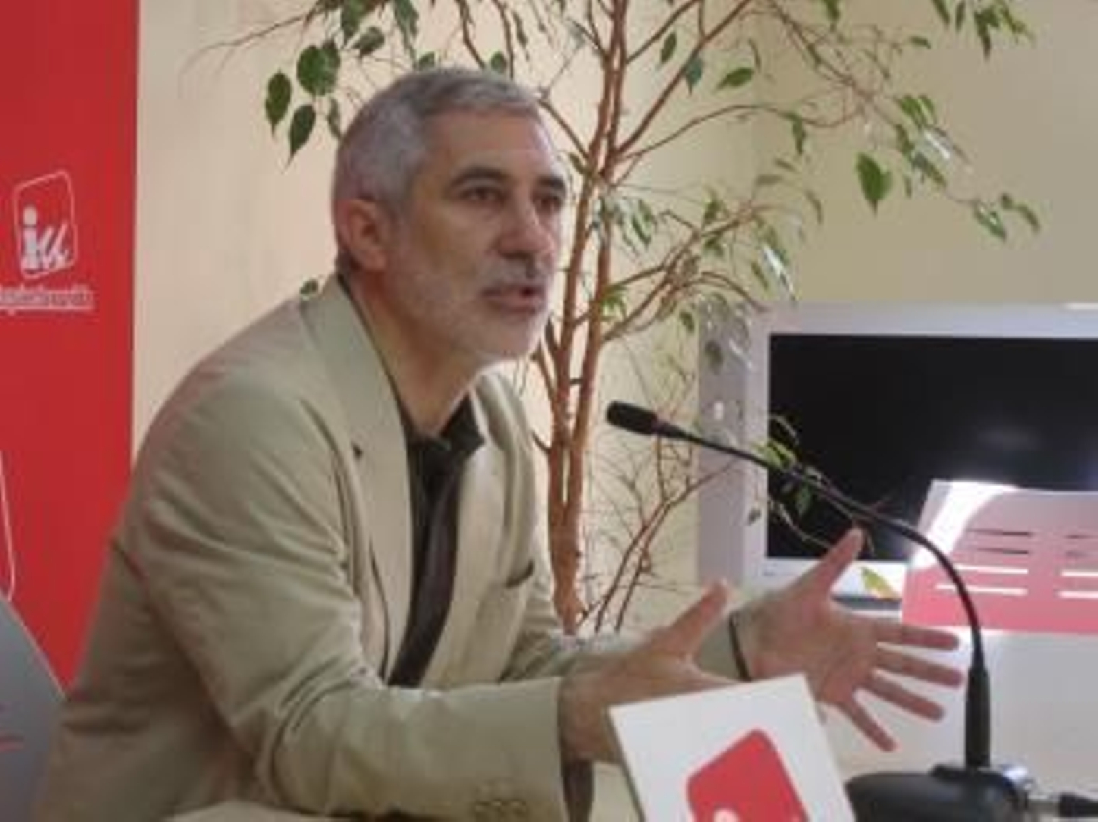 El diputado Gaspar Llamazares