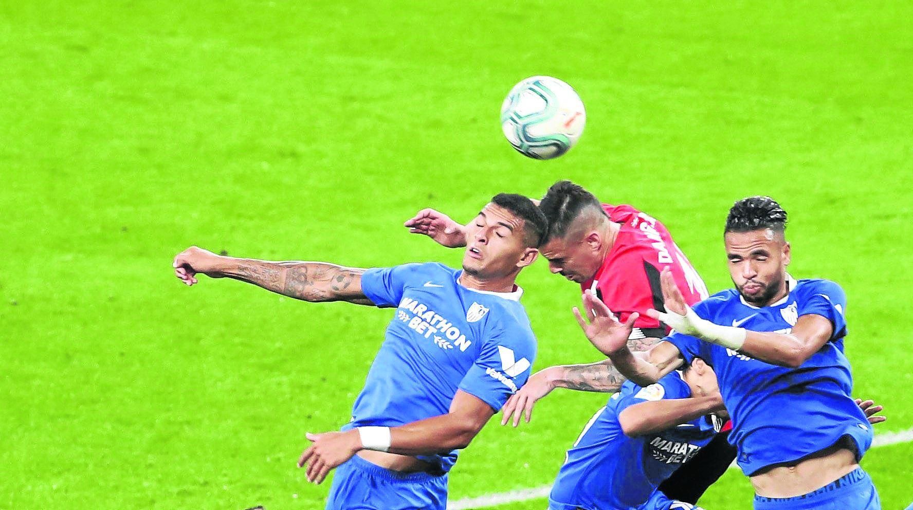 Cada uno de los dos equipos dominó una mitad del partido