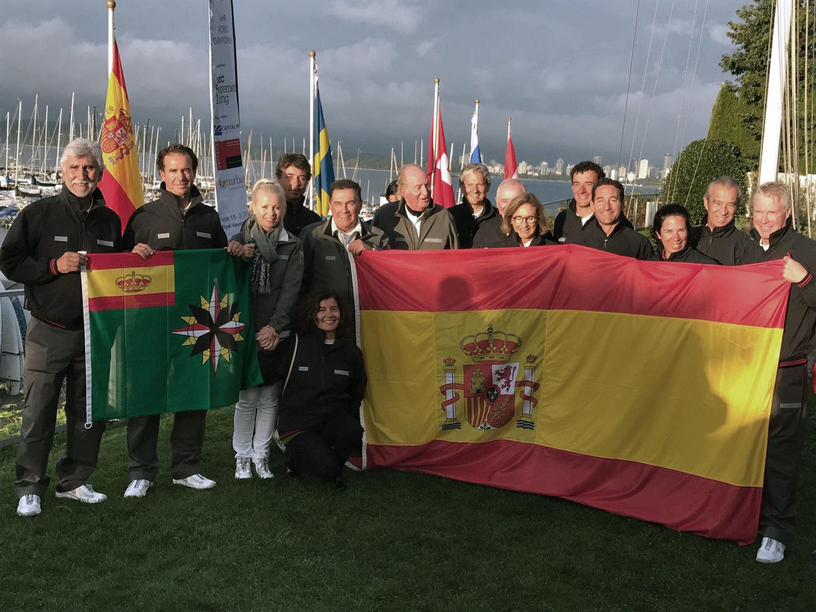 El equipo español del "Bribón", que conquistó el Campeonato del Mundo de la clase 6 metros.