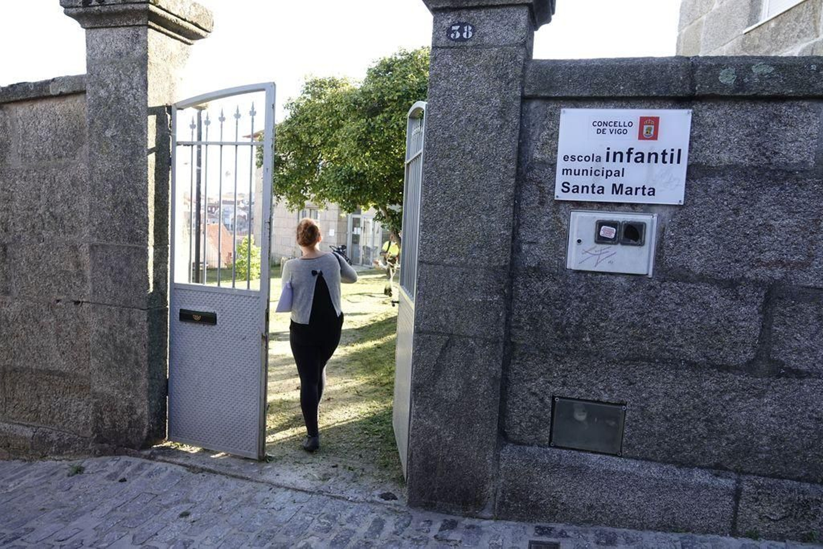 La escuela infantil de Santa Marta, en la foto, dedicó la mañana a entrevistas con los padres.