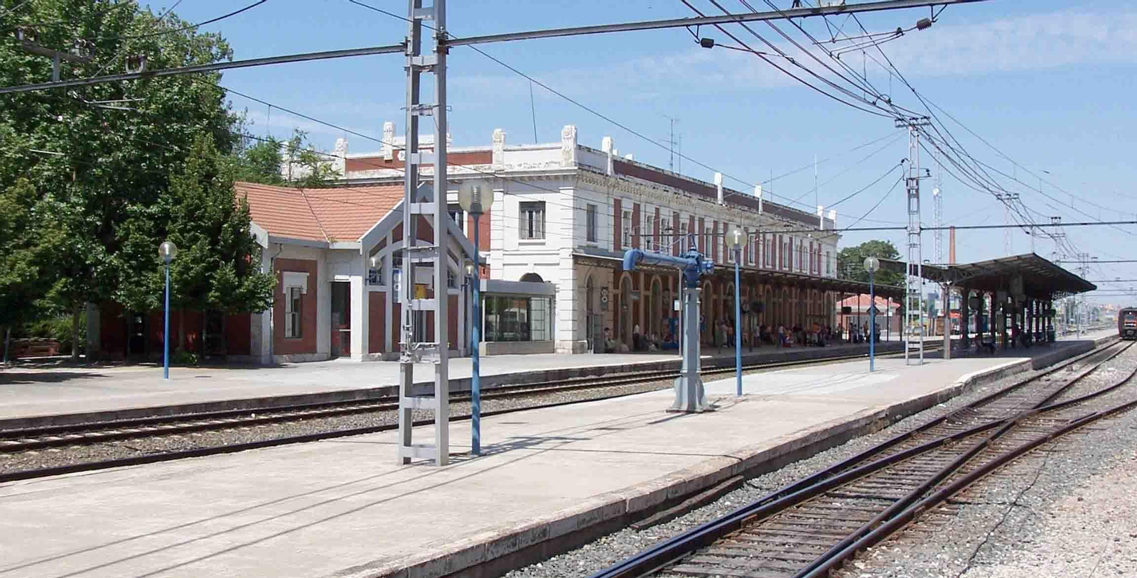 Estación de tren en Palencia. Wikimedia Commons