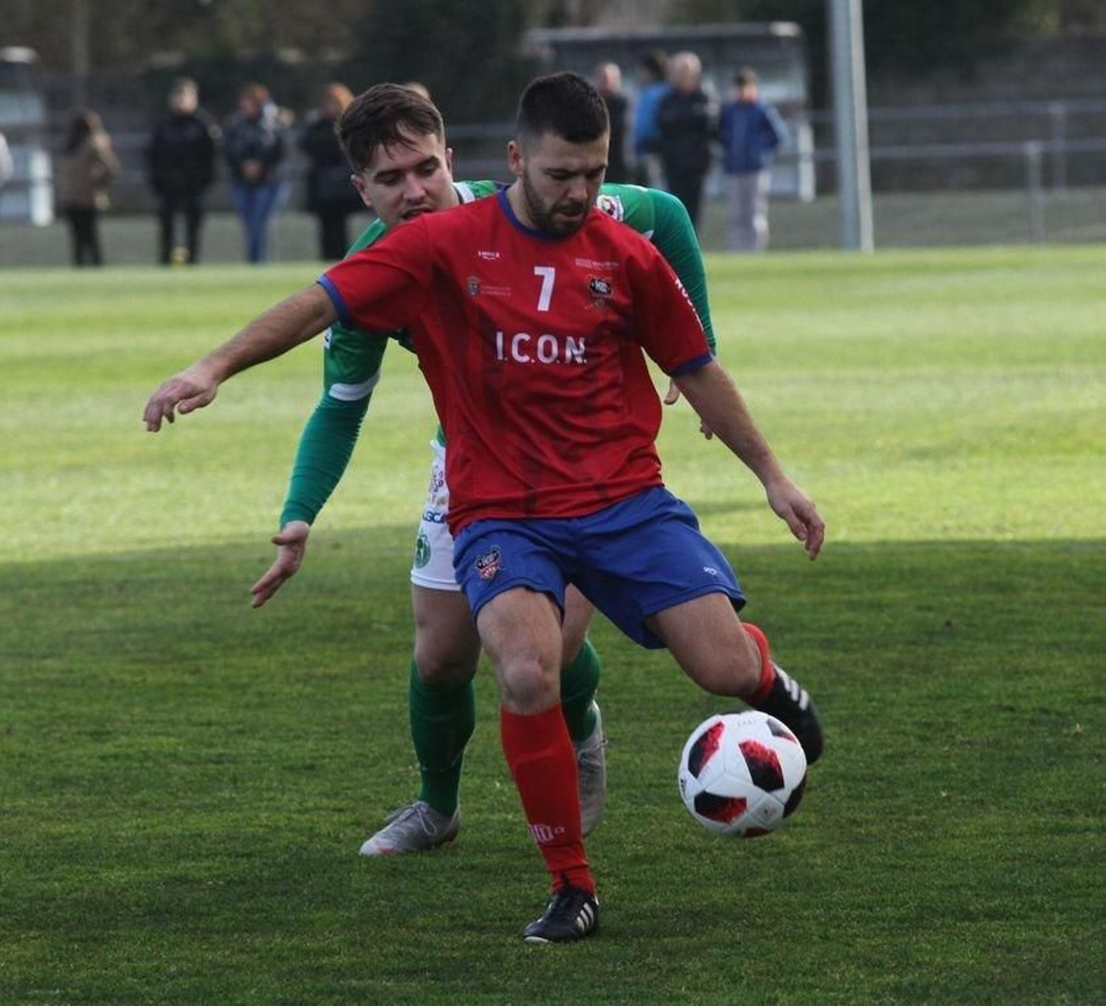 Comis, co balón, no partido de onte ante o Arenteiro.