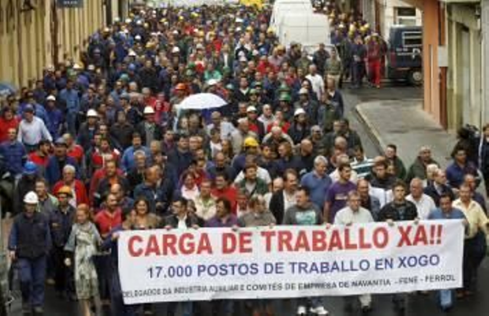 Los mariscadores de las Cofradías de Ferrol y Barallobre (Fene) han retomado esta mañana sus protestas para urgir a la Xunta de Galicia a que abone de inmediato los salarios que les adeuda a cerca 400 trabajadores (Foto: EFE)