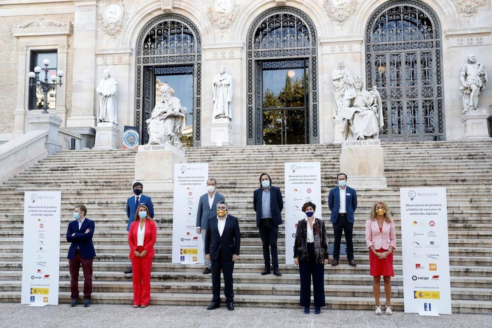 El ministro de Cultura, José Manuel Rodríguez Uribes en el centro, en la presentación del Observatorio de Piratería.