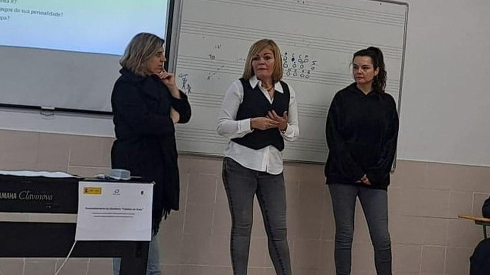 Iria Vilaboa , Digna Rivas y Lucía Pereda.