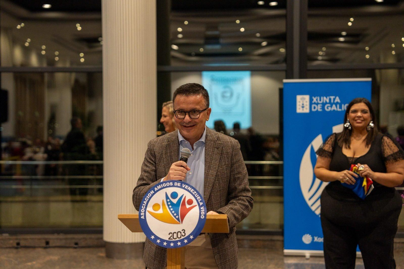 El conselleiro de Emigración, que participó en un acto organizado por la Asociación de Amigos de Venezuela de Vigo,  anunció que en 2025 se lanzará la segunda edición del programa Retorna Cualifica Emprego.