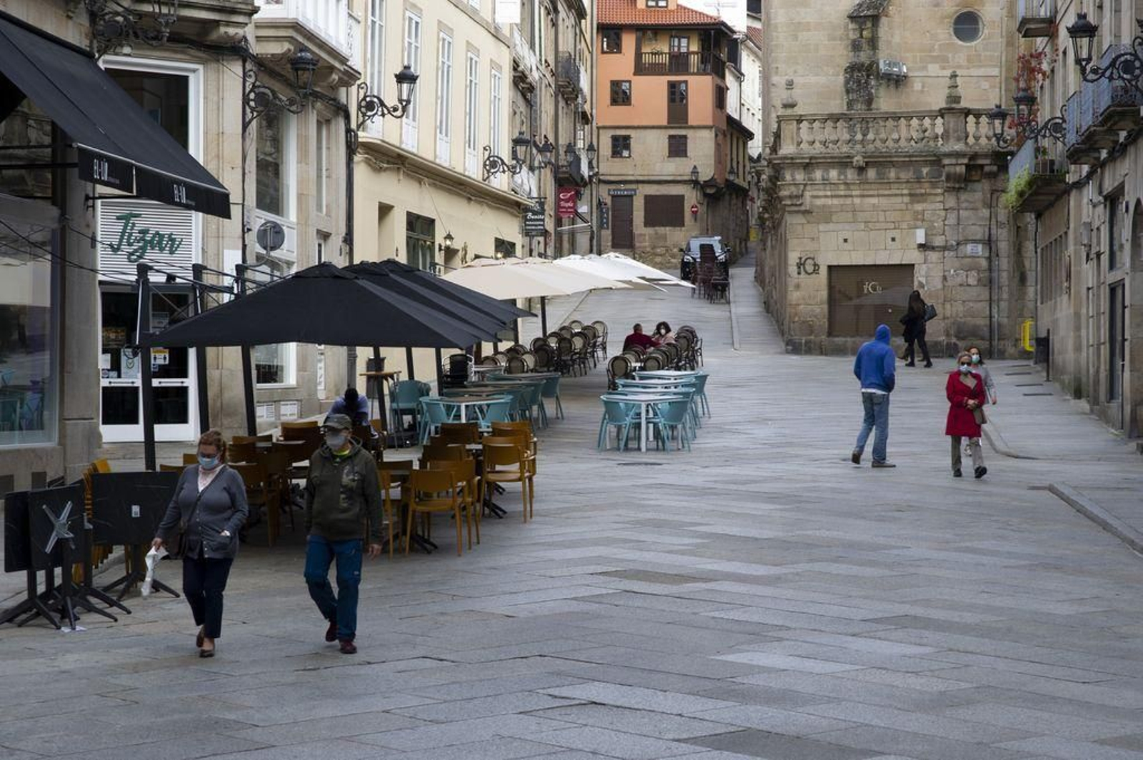 Terrazas vacías, ayer por la tarde en la ciudad, a causa de las últimas restricciones de covid.