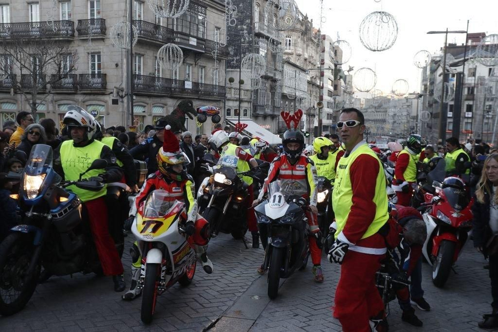 La papanoelada motera toma las calles de Vigo 116