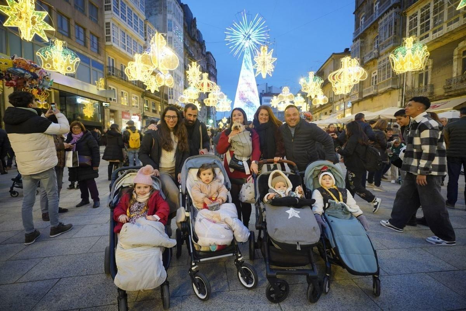 Sandra, Laura, Miguel, Conchi y Dani, de Ribeira.