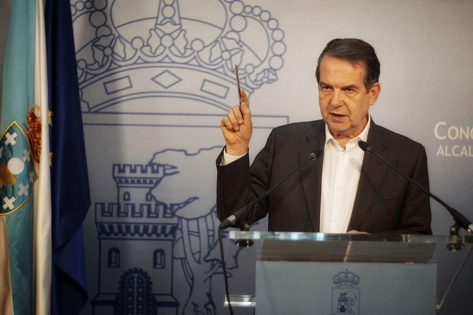 Caballero aseguró que la Xunta "sólo piensa en Vigo para cobrar".