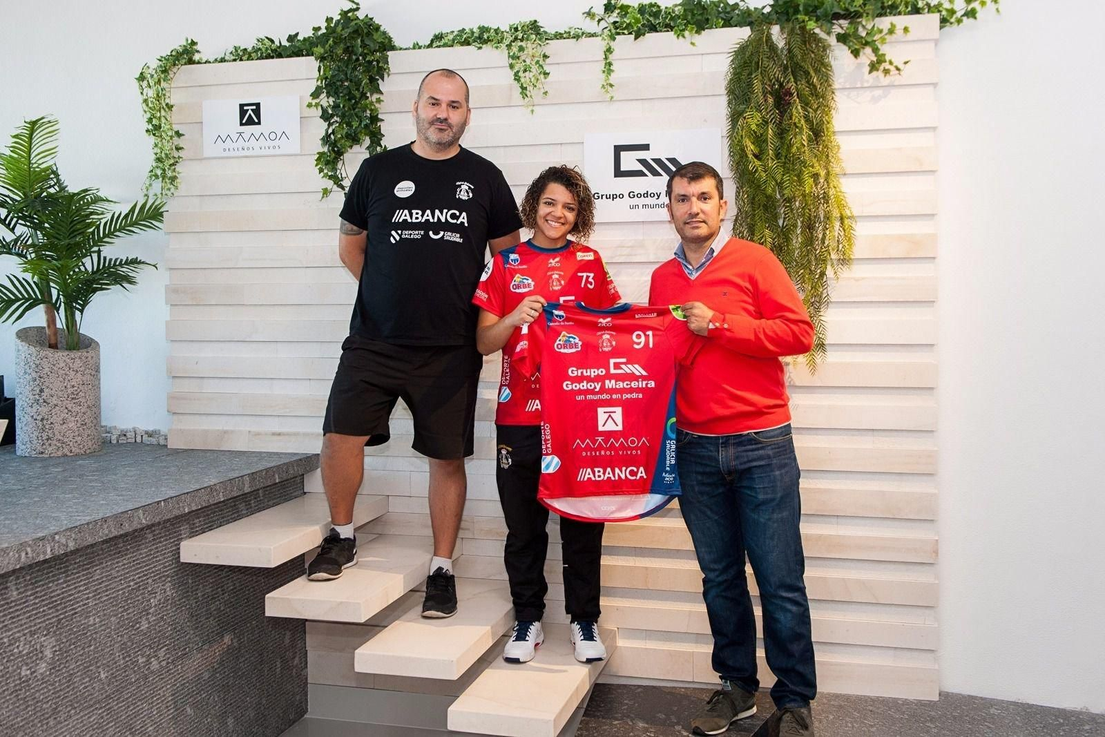 Iasmin dos Santos, ayer en su presentación en Mámoa Deseños Vivos.