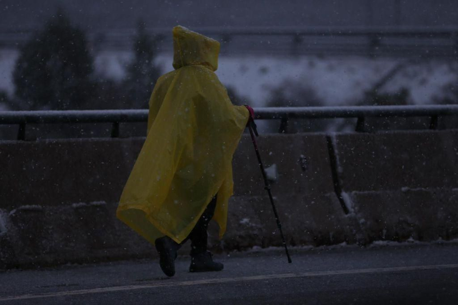 Nieva en la A52 a la altura de A Canda // Alberte