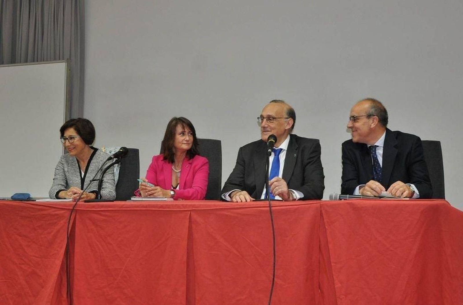 Mª Jesús Chasco, Ana Mejías, Manuel Reigosa e Juan Pardo, ayer en la inauguración.