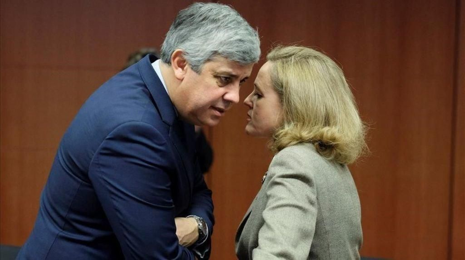 El presidente del Eurogrupo, Mario Centeno, con la ministra Nadia Calviño.