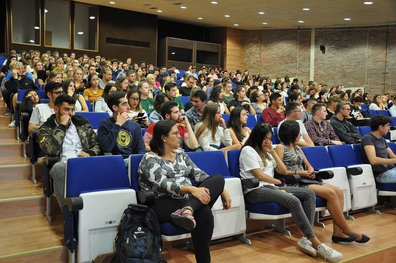 Acto de bienvenida a los alumnos extranjeros de intercambio que estudian en la UVigo.