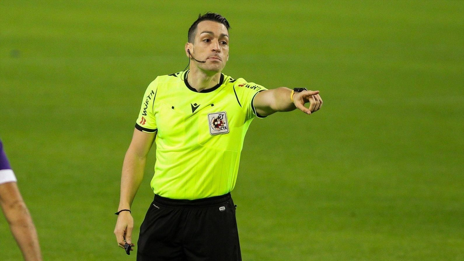 El árbitro Prieto Iglesias. // E.P.