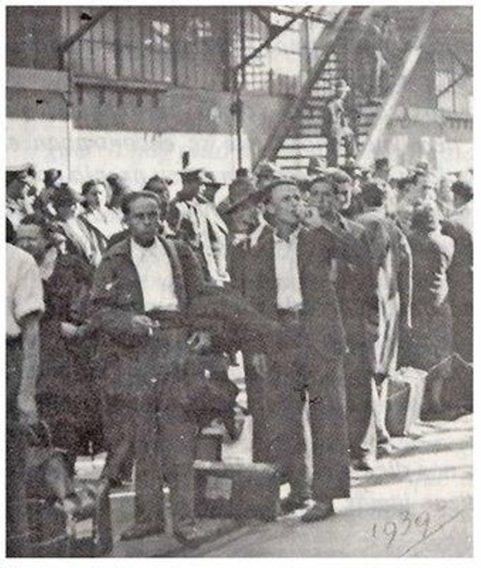 Llegada de los exiliados españoles del Winnipeg a Valparaiso.