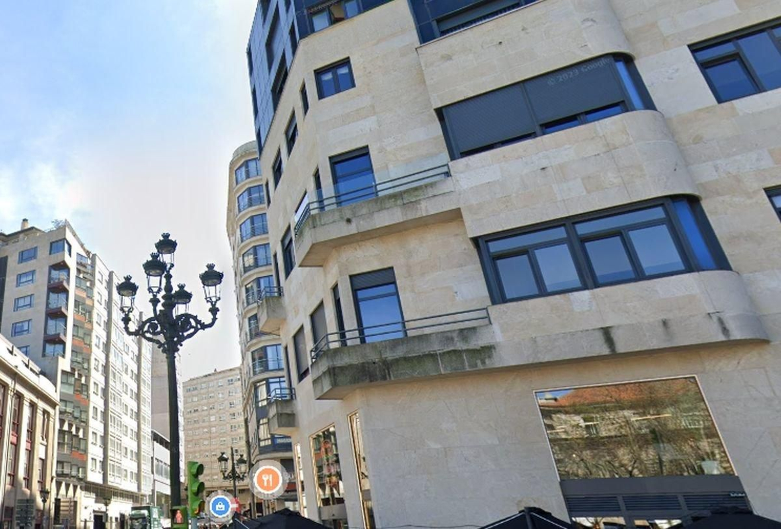 Varios inmuebles del edificio salen a subasta.