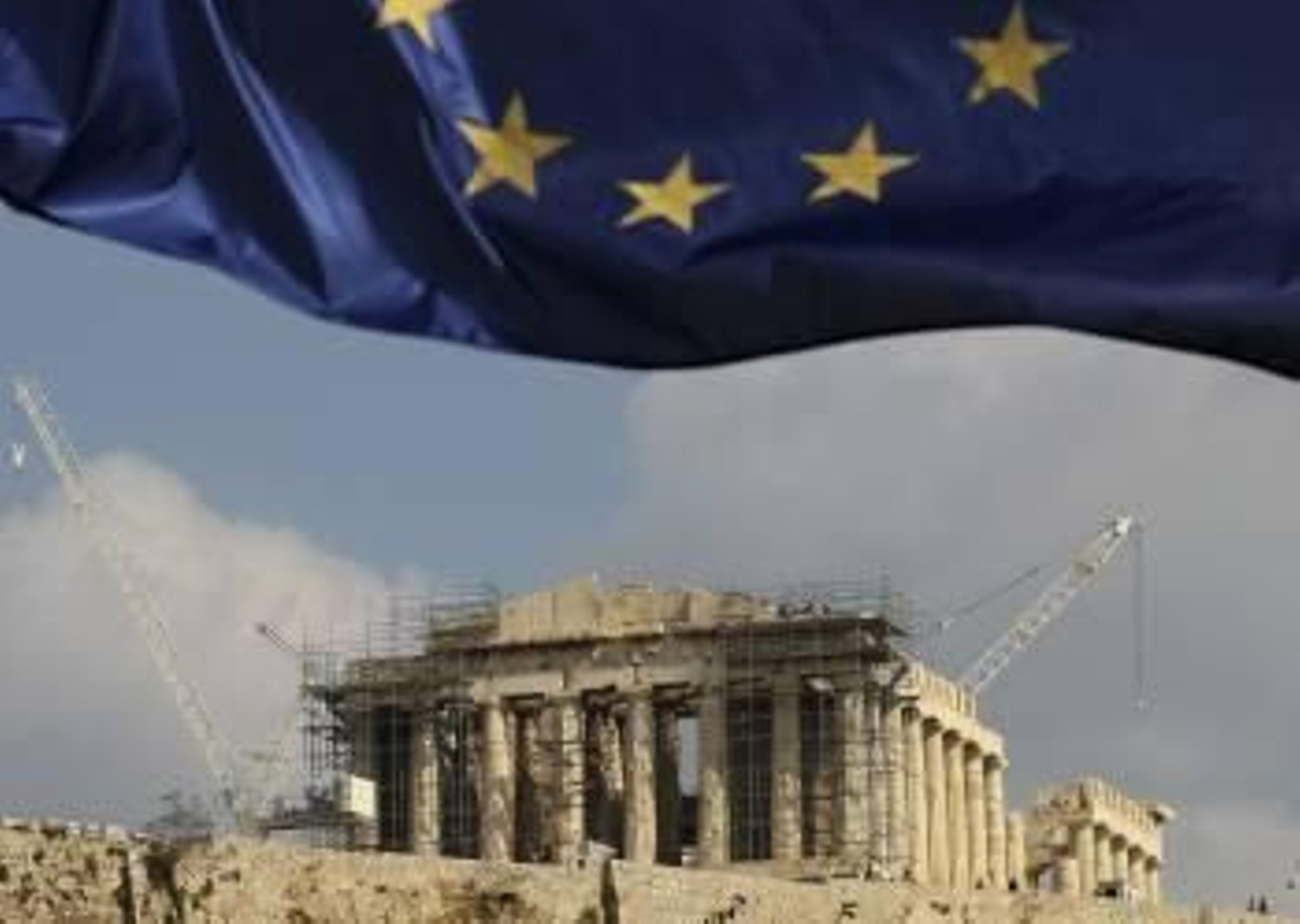 Archivo. Una bandera de la Unión Europea ondea cerca del Partenón en la Acrópolis de Atenas, Grecia (Foto: EFE)