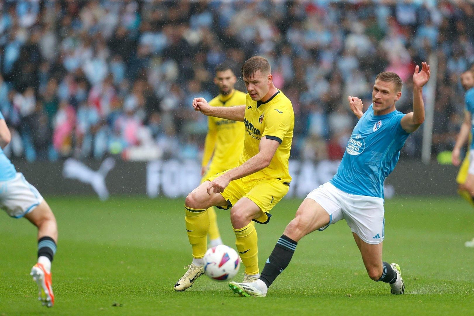 Starfelt en acción.