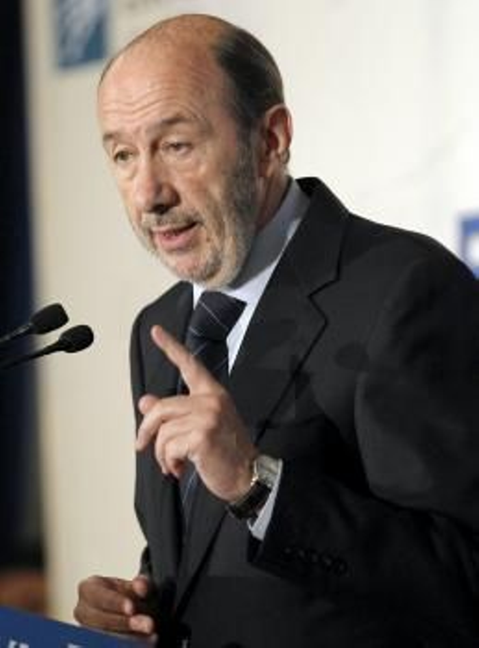 l líder del PSOE, Alfredo Pérez Rubalcaba, durante su intervención hoy en un desayuno