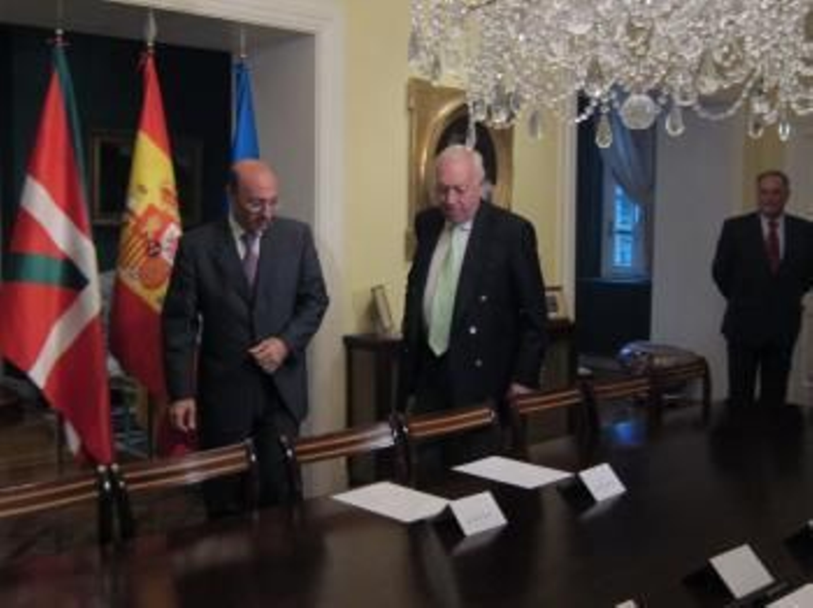 Carlos Urquijo y José Manuel García-Margallo.