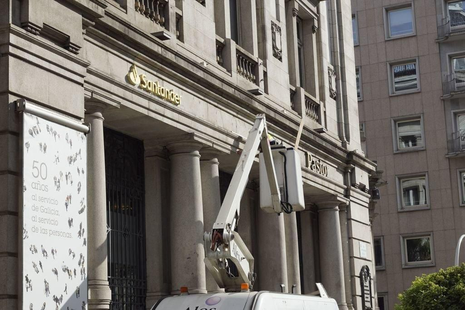 El Banco Pastor desaparece con su histórica ubicación