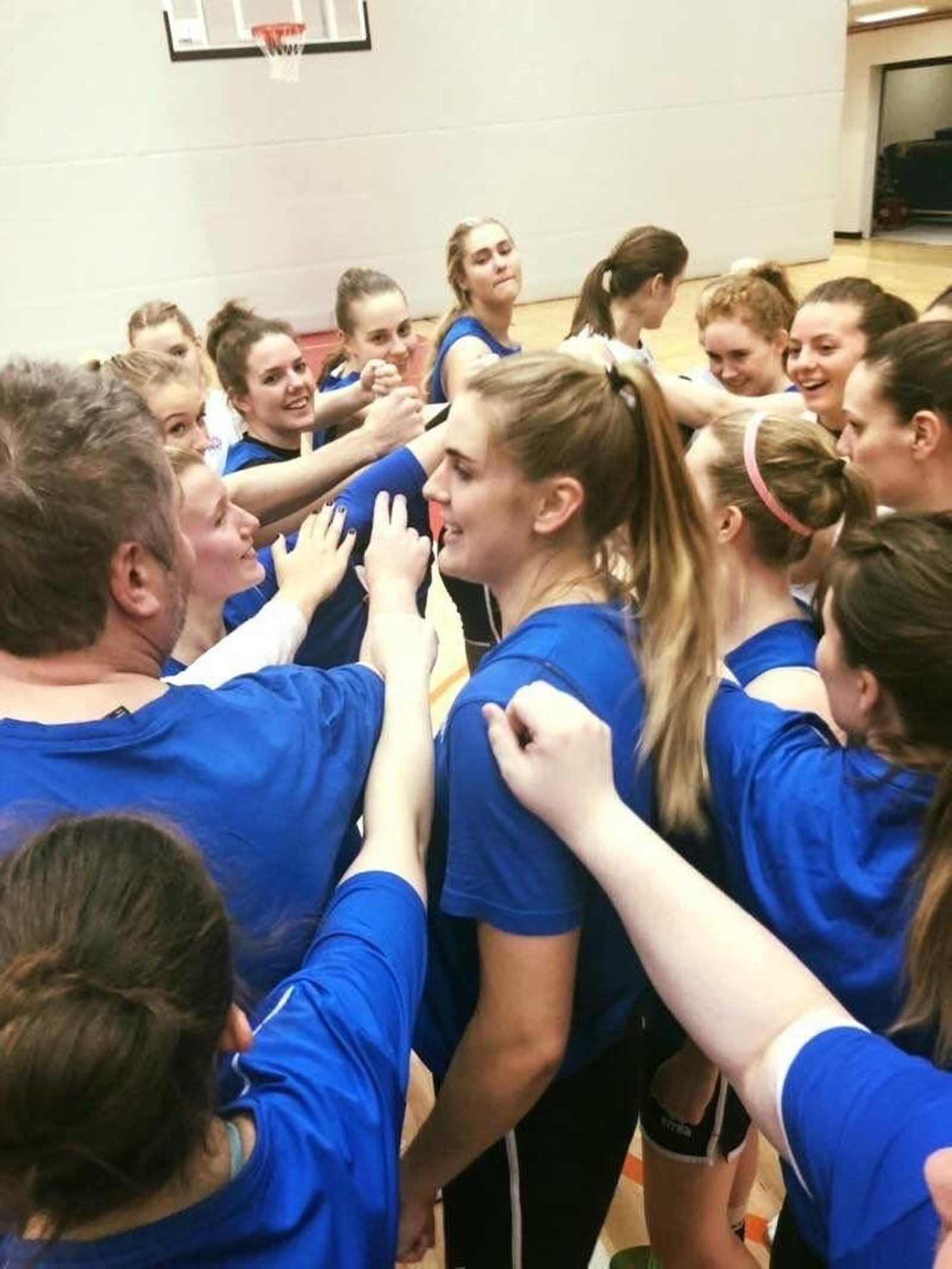 Kjartansdottir está con Islandia