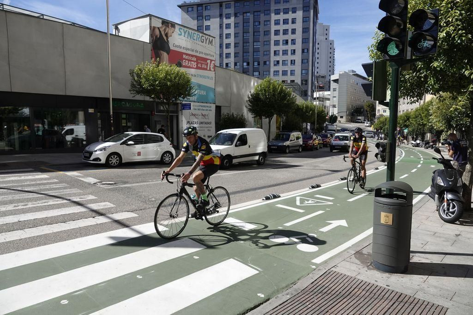 El carril bici completa ya sus primeros 6 kilómetros de un total de 10 que tendrá cuando concluya el tramo de la avenida de Europa, en expropiaciones.