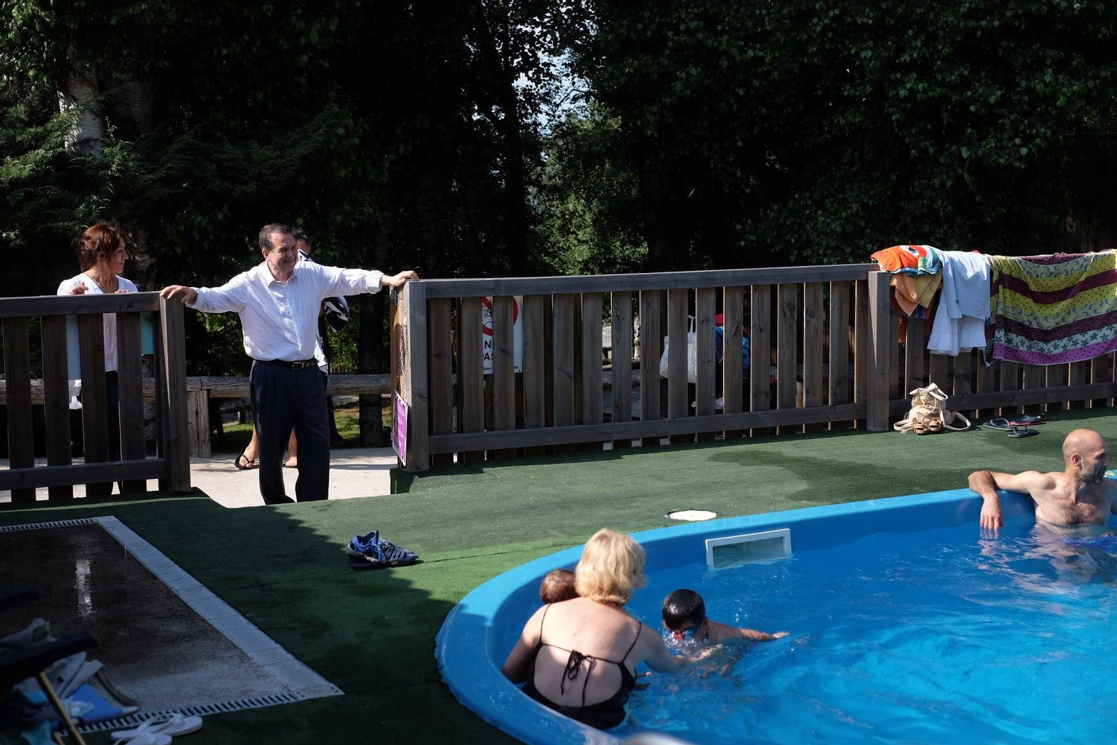 Abel Caballero, en su visita ayer al campamento del Vigozoo.