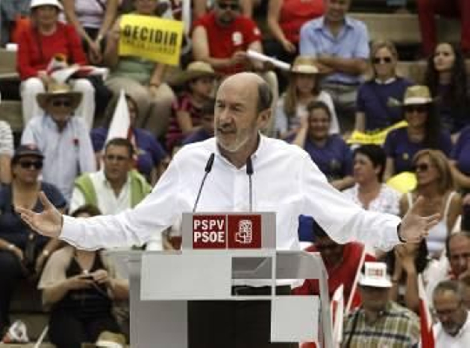 El secretario general del PSOE, Alfredo Pérez Rubalcaba. (Foto: J. CÁRDENAS)