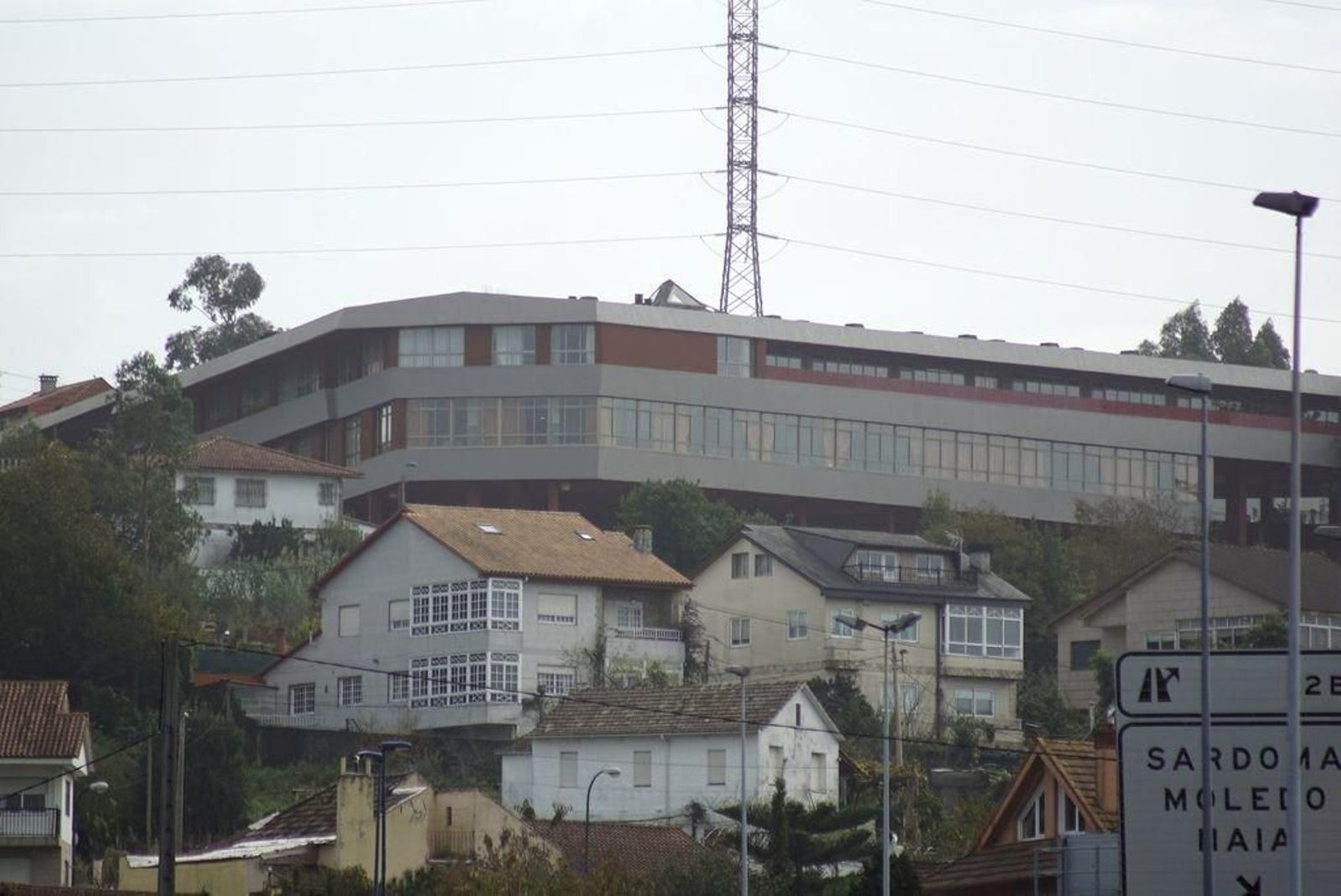 La Escola Rosalía Castro es uno de los cinco centros examinadores que funcionan en Galicia.