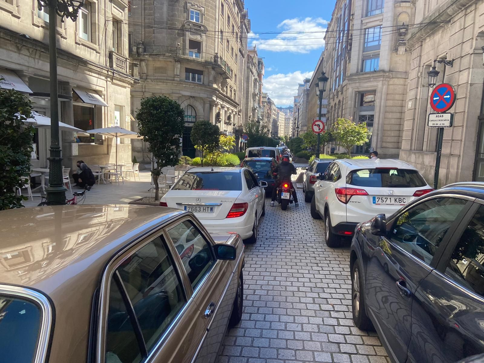 Atasco en Marqués de Valladares esta mañana.