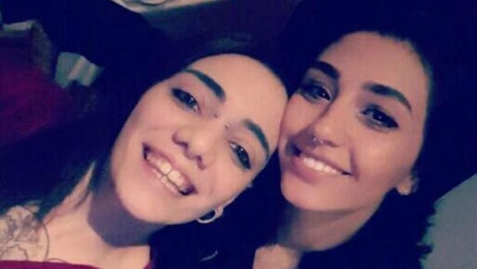 Las jóvenes, en su perfil de Facebook